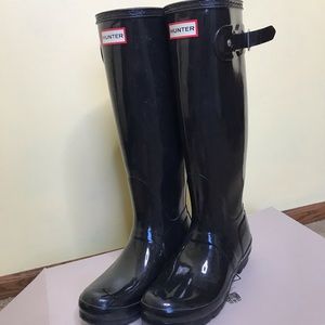 Size 7 Hunter Tall Gloss boots